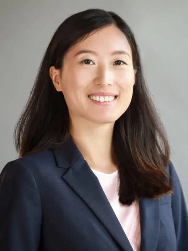 Lilly Zhu Headshot
